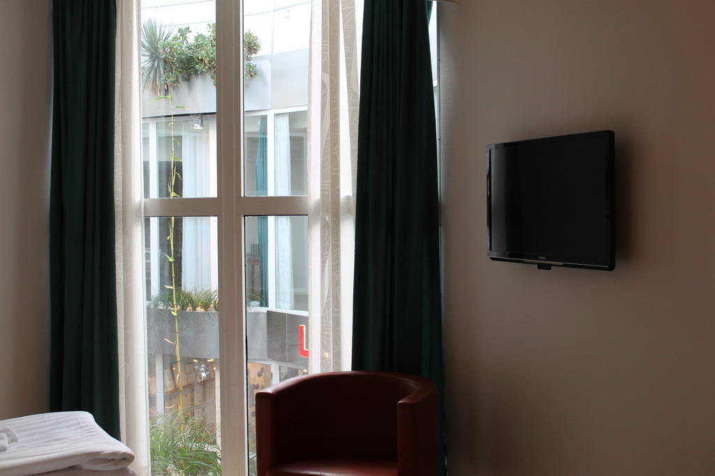 Pronova Hotell & Vandrarhem Norrkoping Bagian luar foto