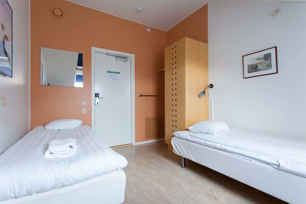 Pronova Hotell & Vandrarhem Norrkoping Bagian luar foto