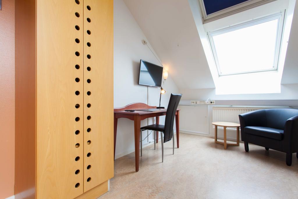 Pronova Hotell & Vandrarhem Norrkoping Bagian luar foto