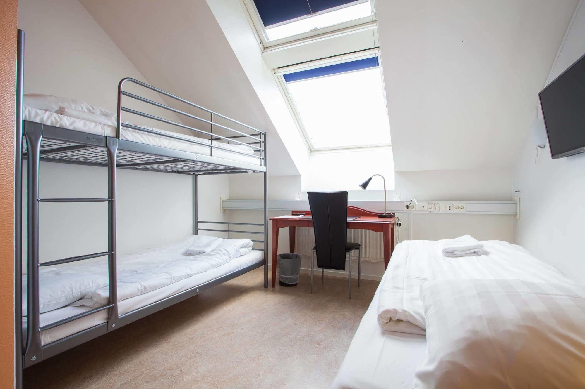 Pronova Hotell & Vandrarhem Norrkoping Bagian luar foto