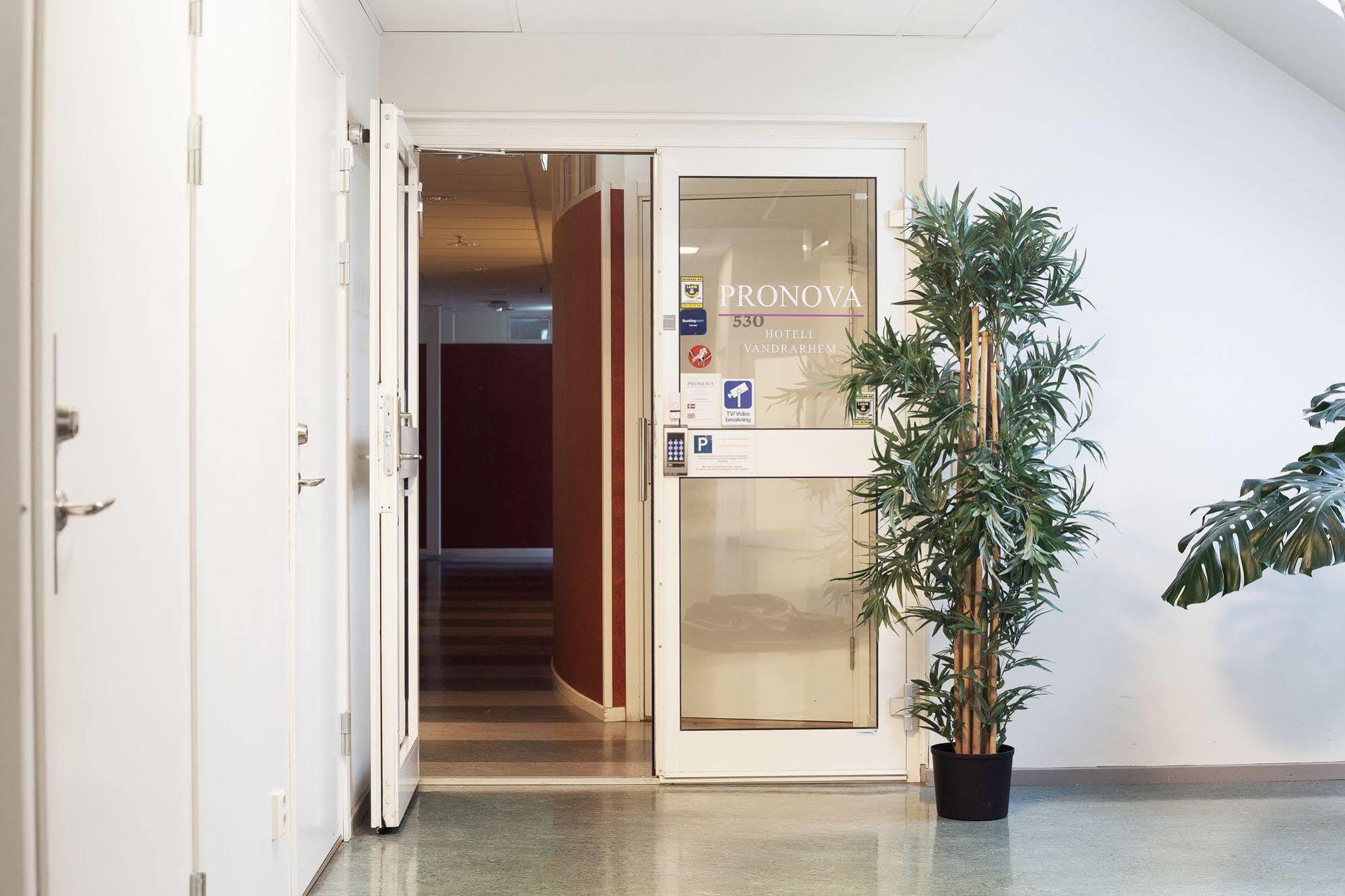 Pronova Hotell & Vandrarhem Norrkoping Bagian luar foto